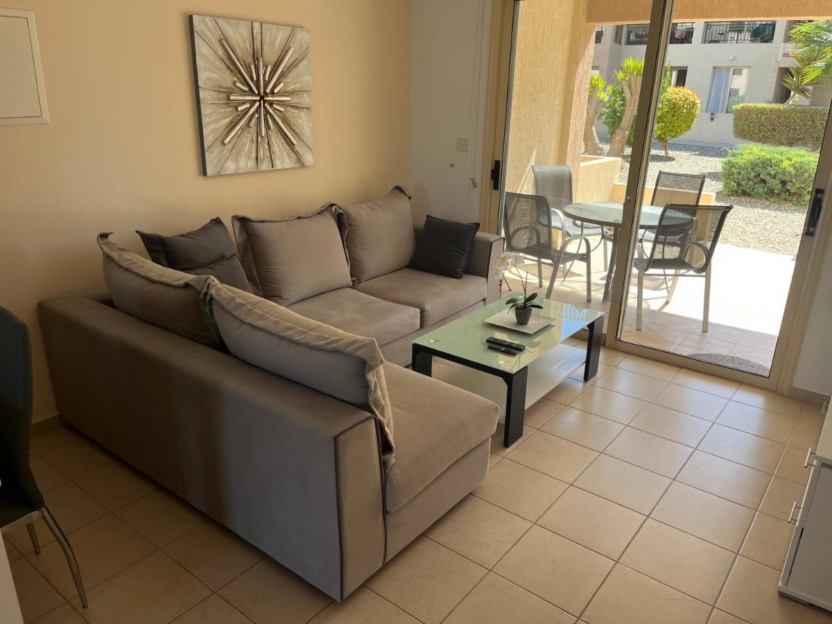 Royal Seacrest Residence Paphos Ngoại thất bức ảnh