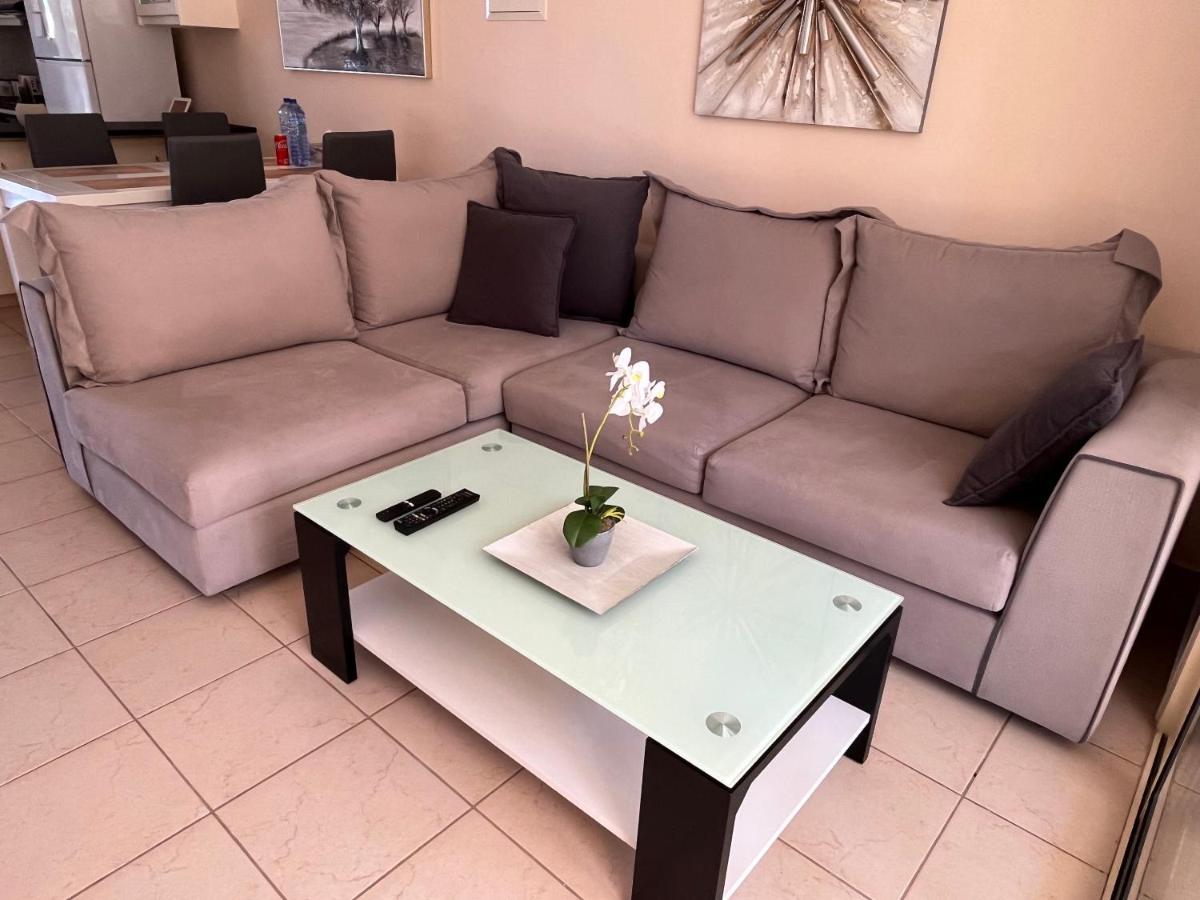 Royal Seacrest Residence Paphos Ngoại thất bức ảnh