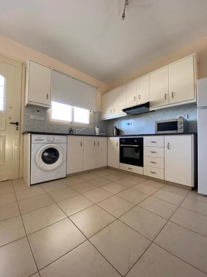 Royal Seacrest Residence Paphos Ngoại thất bức ảnh