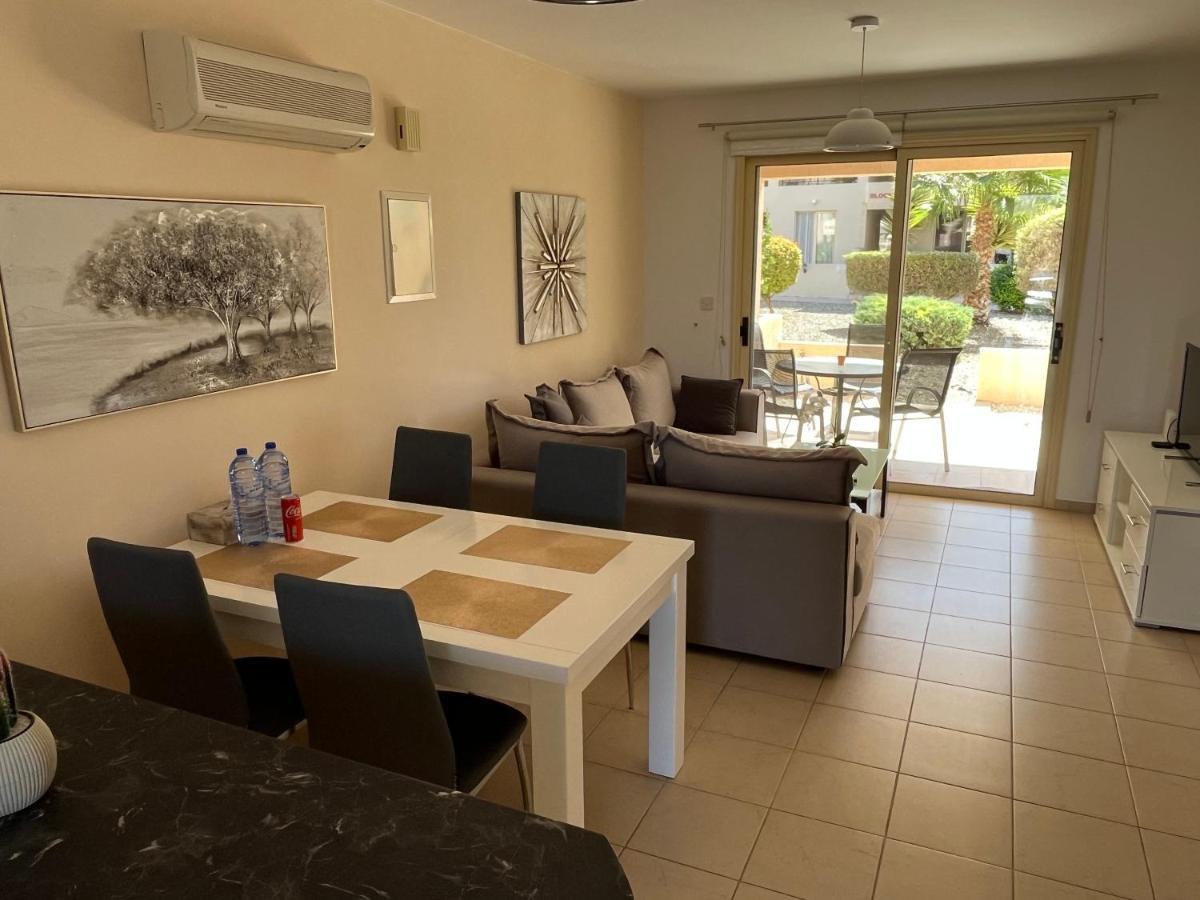 Royal Seacrest Residence Paphos Ngoại thất bức ảnh