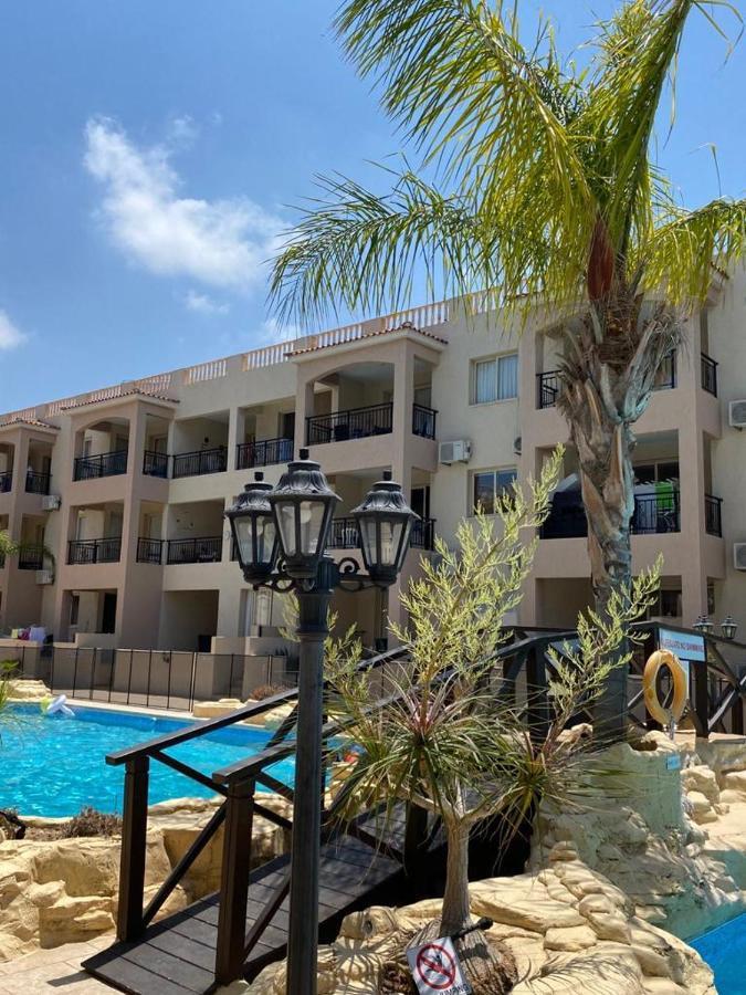 Royal Seacrest Residence Paphos Ngoại thất bức ảnh