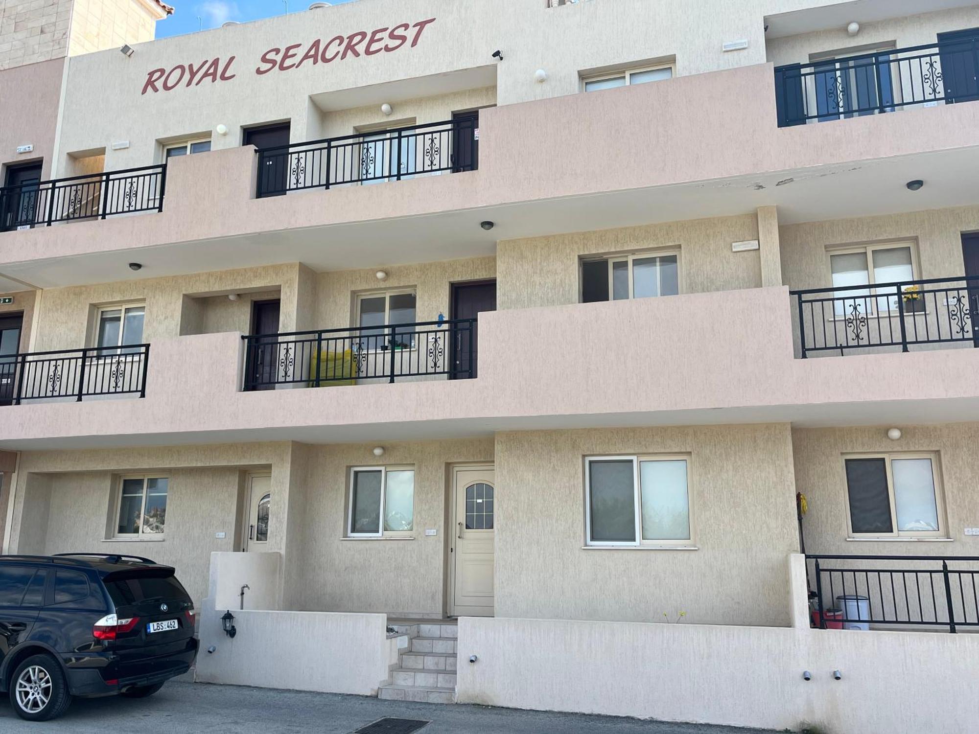Royal Seacrest Residence Paphos Ngoại thất bức ảnh