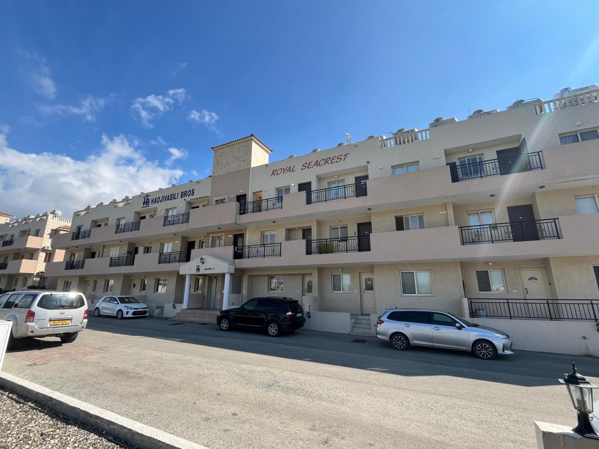 Royal Seacrest Residence Paphos Ngoại thất bức ảnh