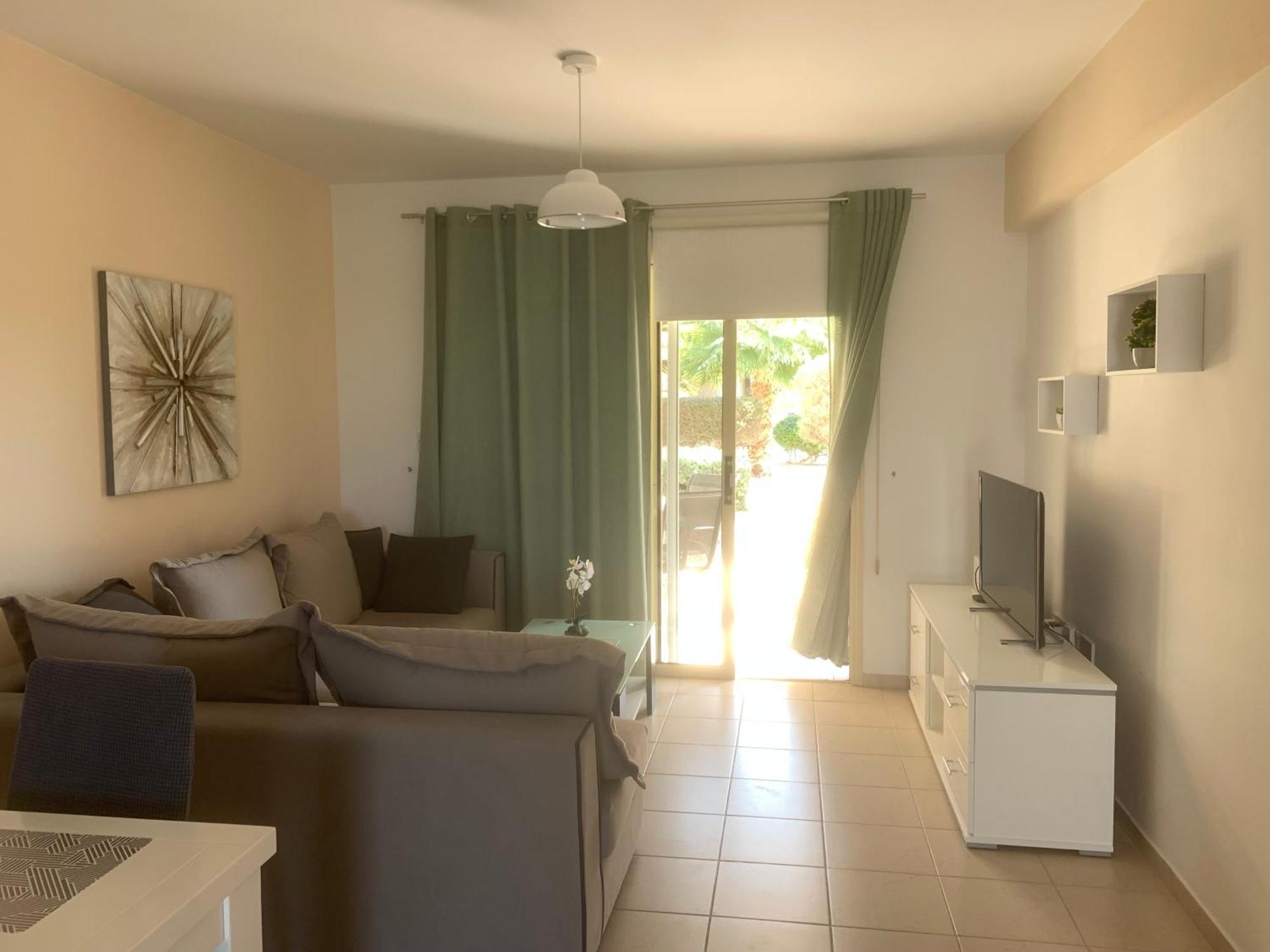 Royal Seacrest Residence Paphos Ngoại thất bức ảnh