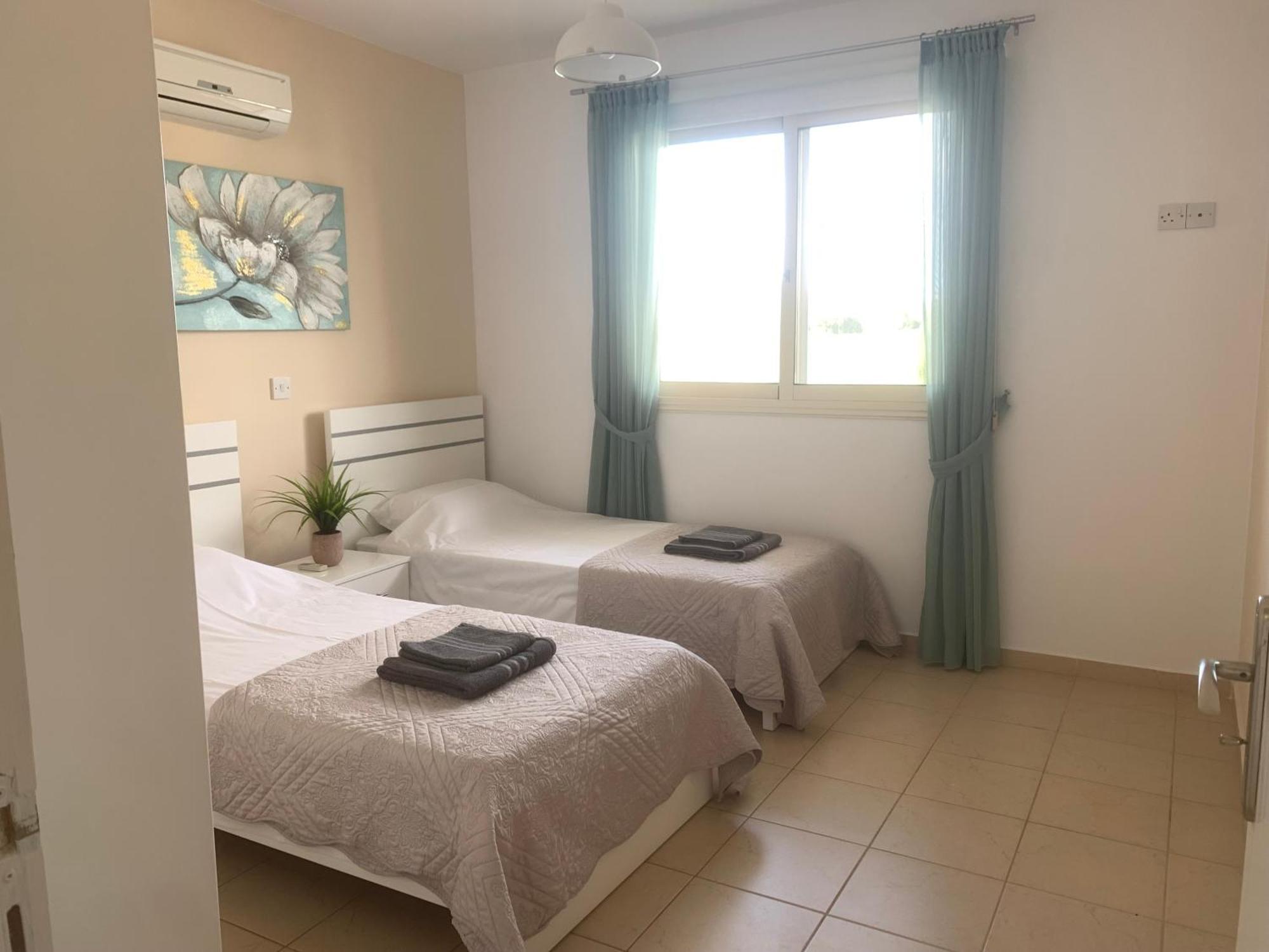 Royal Seacrest Residence Paphos Ngoại thất bức ảnh