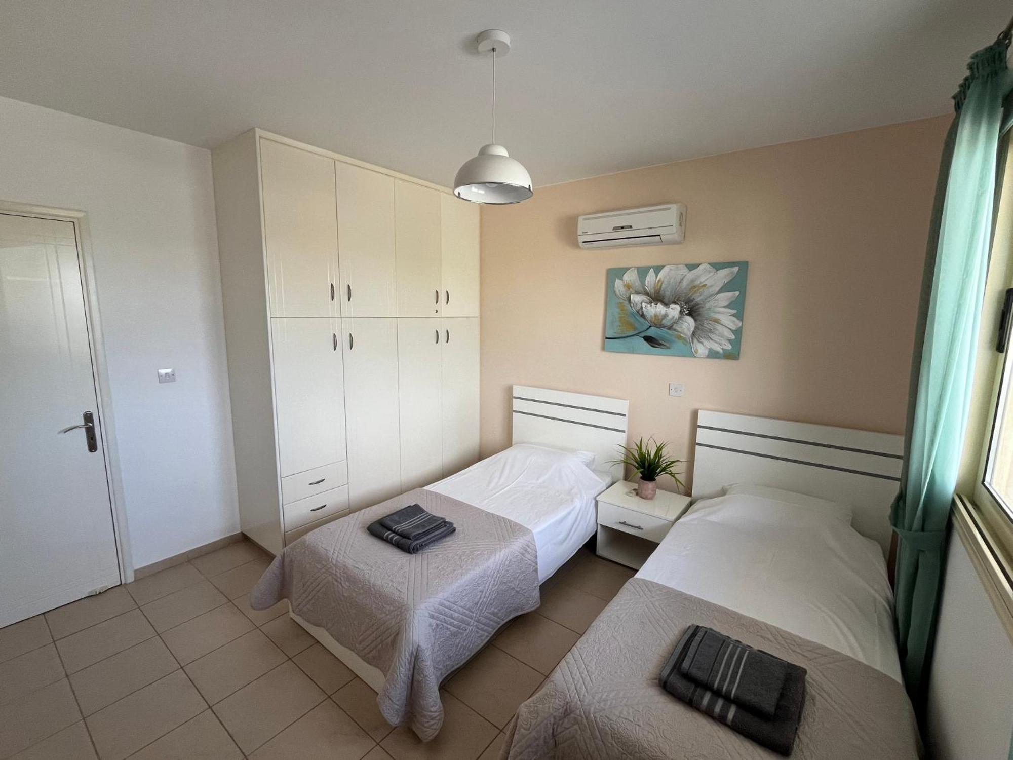 Royal Seacrest Residence Paphos Ngoại thất bức ảnh
