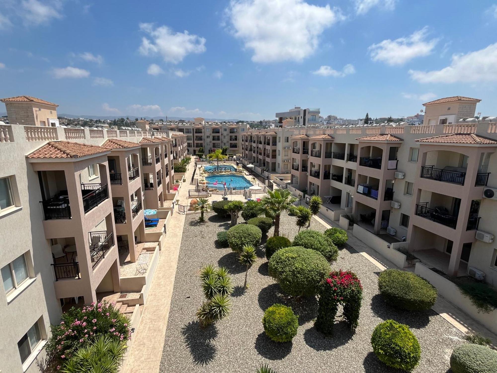 Royal Seacrest Residence Paphos Ngoại thất bức ảnh